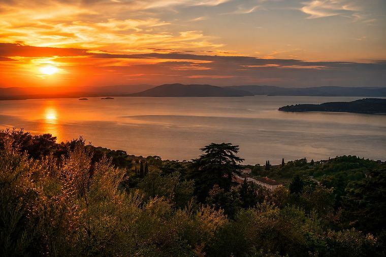 Lago Trasimeno: La riva al tramonto, a pochi minuti dalla struttura