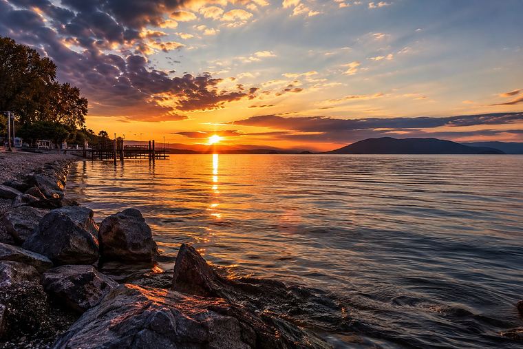 Lago Trasimeno: Veduta dall'alto al tramonto